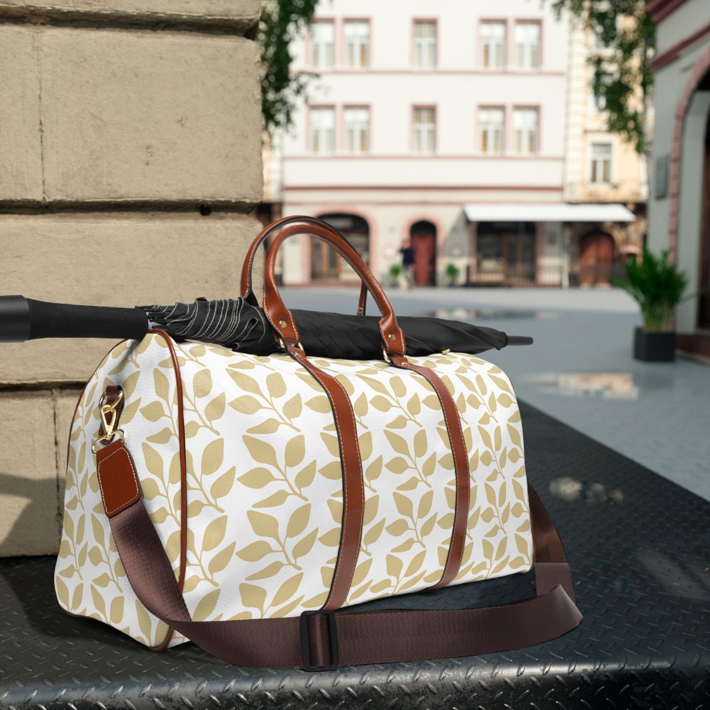 Chic Waterproof Leaf Travel Bag